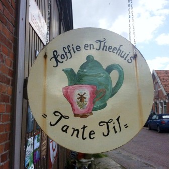 koffie-en-theehuis-tante-til-enumatil.jpg